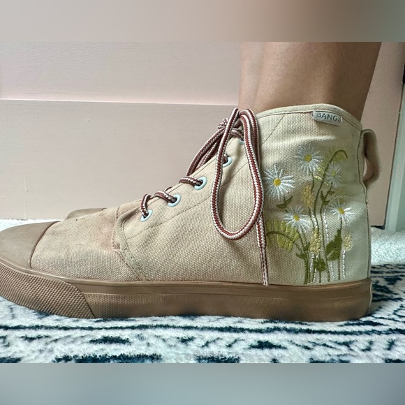 Bangs Floral embroidered High Tops Women’s 9/Men’s 7.5 - Picture 6 of 12